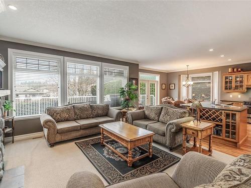 1745 Country Hills Dr, Nanaimo, BC - Indoor Photo Showing Living Room
