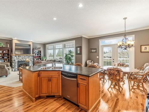 1745 Country Hills Dr, Nanaimo, BC - Indoor With Fireplace