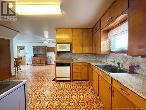 9 Old Airport Road, Grand Manan, NB - Indoor Photo Showing Kitchen With Double Sink