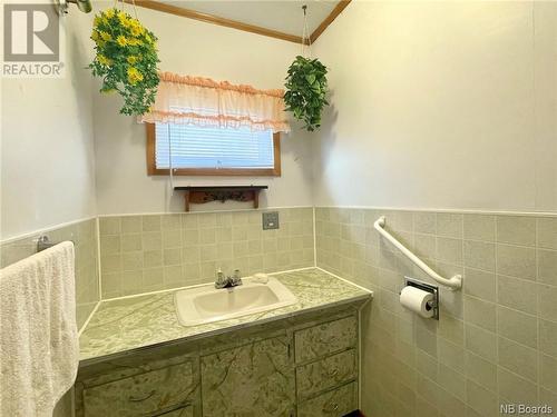 9 Old Airport Road, Grand Manan, NB - Indoor Photo Showing Bathroom