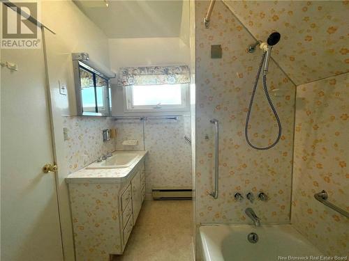 9 Old Airport Road, Grand Manan, NB - Indoor Photo Showing Bathroom