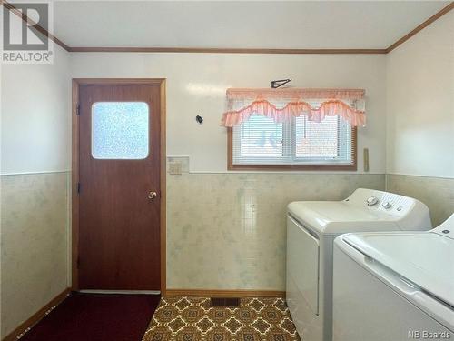 9 Old Airport Road, Grand Manan, NB - Indoor Photo Showing Laundry Room