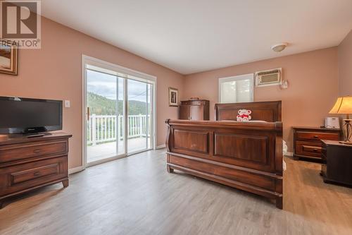 20577 Garnet Valley Road, Summerland, BC - Indoor Photo Showing Bedroom