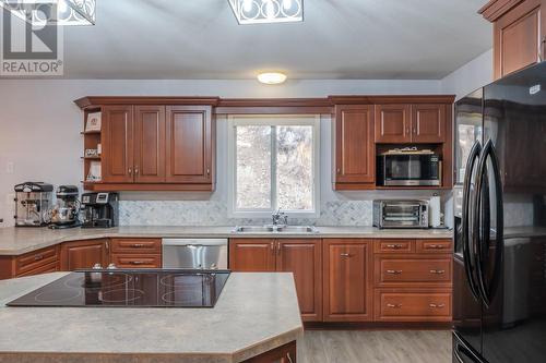 20577 Garnet Valley Road, Summerland, BC - Indoor Photo Showing Kitchen With Double Sink