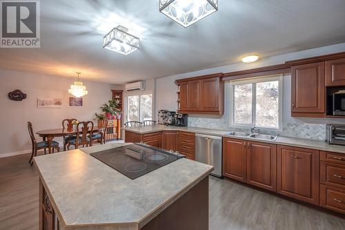 20577 Garnet Valley Road, Summerland, BC - Indoor Photo Showing Kitchen With Double Sink