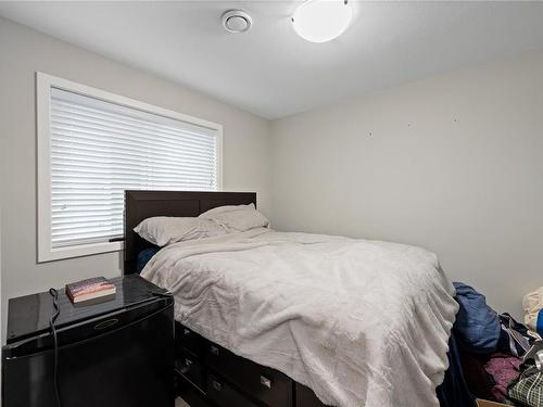 1363 College Dr, Nanaimo, BC - Indoor Photo Showing Bedroom