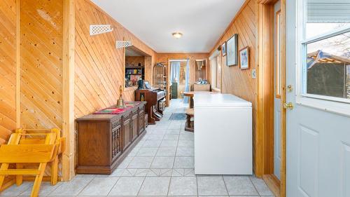 12343 Christie Road, Boswell, BC - Indoor Photo Showing Other Room