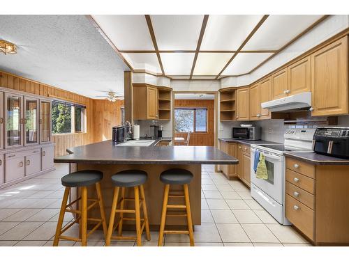 12343 Christie Road, Boswell, BC - Indoor Photo Showing Kitchen