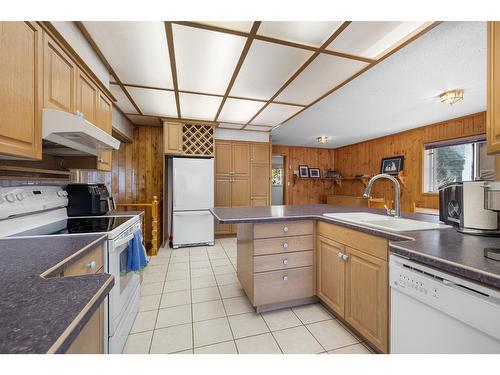 12343 Christie Road, Boswell, BC - Indoor Photo Showing Kitchen