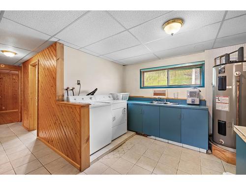 12343 Christie Road, Boswell, BC - Indoor Photo Showing Laundry Room