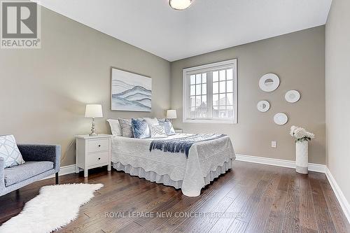 72 Hartney Dr, Richmond Hill, ON - Indoor Photo Showing Bedroom