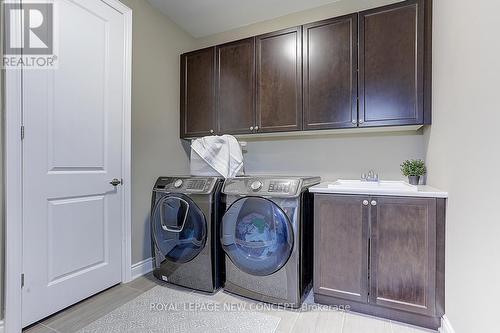 72 Hartney Dr, Richmond Hill, ON - Indoor Photo Showing Laundry Room
