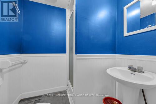 11447 Highway 41, Addington Highlands, ON - Indoor Photo Showing Bathroom