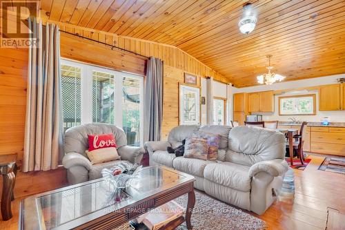 11447 Highway 41, Addington Highlands, ON - Indoor Photo Showing Living Room
