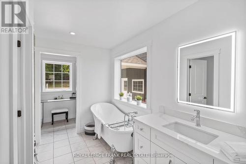 370 Detlor Road, Bancroft, ON - Indoor Photo Showing Bathroom