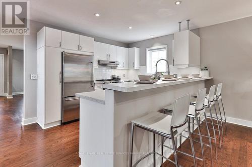 881 Goodwin Rd, Mississauga, ON - Indoor Photo Showing Kitchen With Upgraded Kitchen