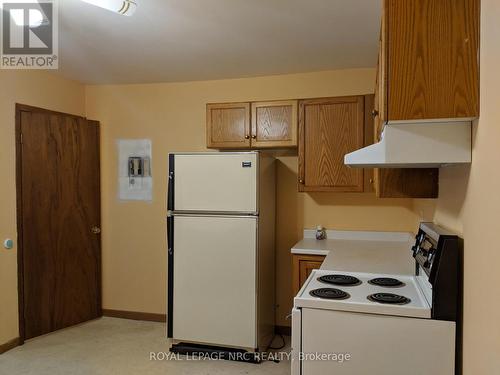 74-76 St Paul Street E, St. Catharines, ON - Indoor Photo Showing Kitchen