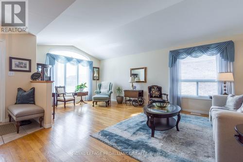 42 Spruce Gdns, Belleville, ON - Indoor Photo Showing Living Room