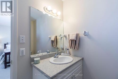 42 Spruce Gdns, Belleville, ON - Indoor Photo Showing Bathroom