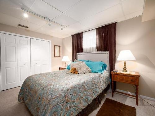863 Wawn Road, Kamloops, BC - Indoor Photo Showing Bedroom