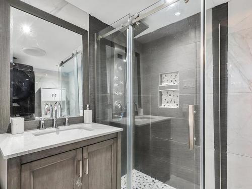 Bathroom - 1025 38E Avenue, Laval (Fabreville), QC - Indoor Photo Showing Bathroom