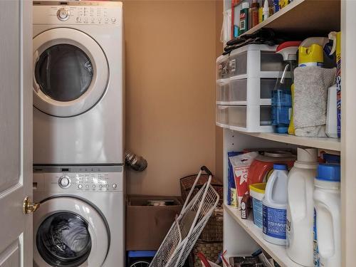 301-3858 Brown Road, West Kelowna, BC - Indoor Photo Showing Laundry Room
