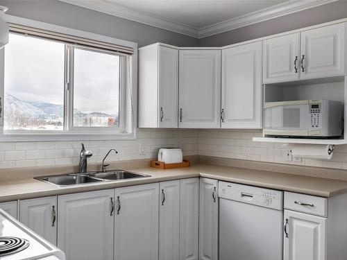 301-3858 Brown Road, West Kelowna, BC - Indoor Photo Showing Kitchen With Double Sink