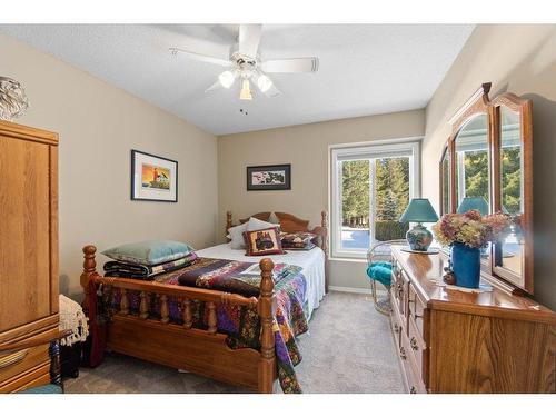 2851 20 Avenue, Salmon Arm, BC - Indoor Photo Showing Bedroom