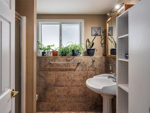 3066 Beverly Place, West Kelowna, BC - Indoor Photo Showing Bathroom
