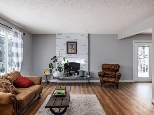 3066 Beverly Place, West Kelowna, BC - Indoor Photo Showing Living Room
