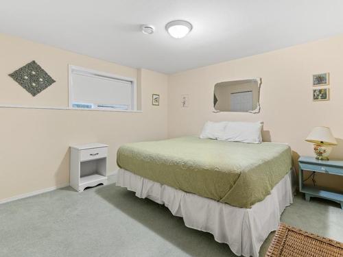 935 Argyle Street, Penticton, BC - Indoor Photo Showing Bedroom