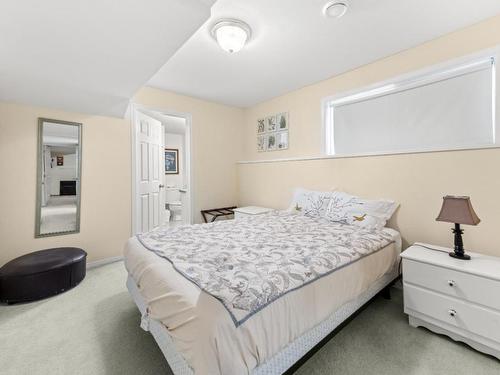 935 Argyle Street, Penticton, BC - Indoor Photo Showing Bedroom