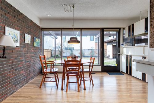 371 Francis Avenue, Kelowna, BC - Indoor Photo Showing Dining Room