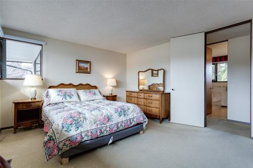 371 Francis Avenue, Kelowna, BC - Indoor Photo Showing Bedroom