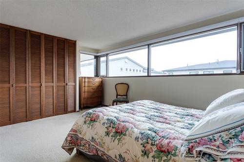 371 Francis Avenue, Kelowna, BC - Indoor Photo Showing Bedroom