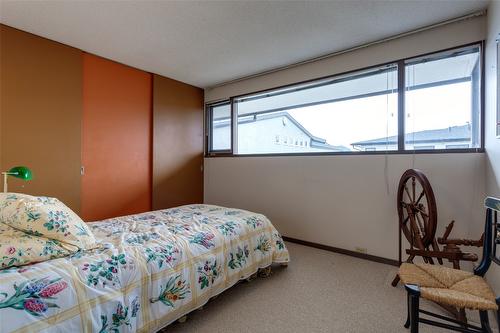 371 Francis Avenue, Kelowna, BC - Indoor Photo Showing Bedroom