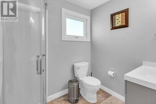 7712 Oak Point Road, Ramara, ON - Indoor Photo Showing Bathroom