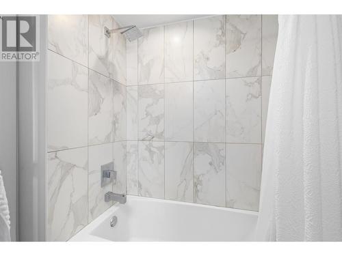 710 Stockwell Avenue Unit# 104, Kelowna, BC - Indoor Photo Showing Bathroom