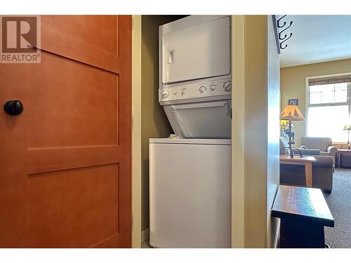 255 Feathertop Way Unit# 320, Big White, BC - Indoor Photo Showing Laundry Room
