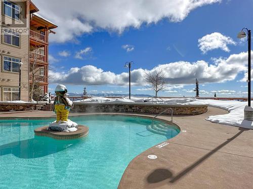 255 Feathertop Way Unit# 320, Big White, BC - Outdoor With In Ground Pool With View