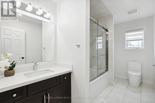 18 Valleybrook Drive, Kitchener, ON - Indoor Photo Showing Bathroom