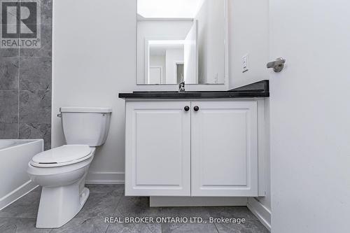 106 - 590 North Service Road N, Hamilton, ON - Indoor Photo Showing Bathroom