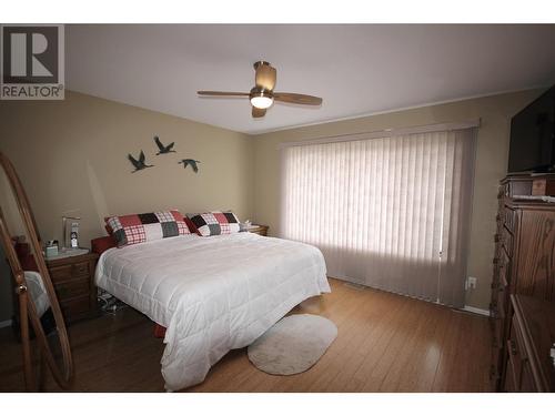 557 Red Wing Drive, Penticton, BC - Indoor Photo Showing Bedroom
