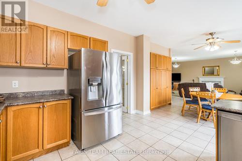 4 Silvercreek Crescent, Barrie, ON - Indoor Photo Showing Kitchen