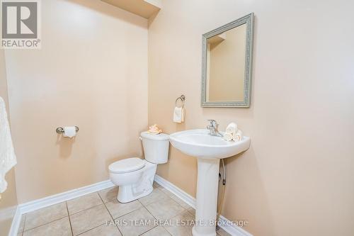 4 Silvercreek Cres, Barrie, ON - Indoor Photo Showing Bathroom