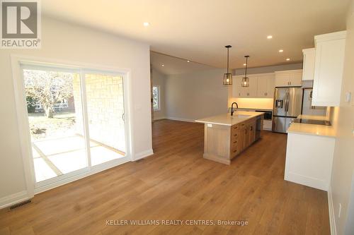 694 17Th Street Crescent, Hanover, ON - Indoor Photo Showing Kitchen