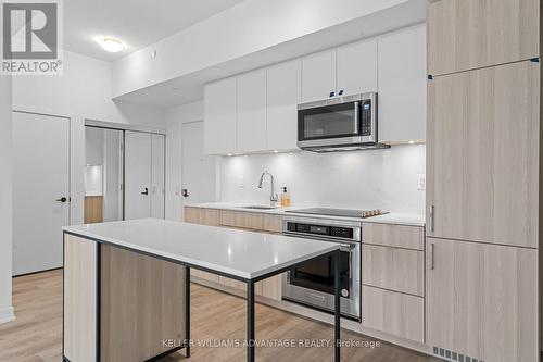 307 - 220 Missinnihe Way, Mississauga, ON - Indoor Photo Showing Kitchen With Upgraded Kitchen