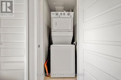 #322 -95 Dundas St, Oakville, ON - Indoor Photo Showing Laundry Room