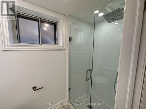 Basemen - 38 Cartier Crescent, Richmond Hill, ON - Indoor Photo Showing Bathroom