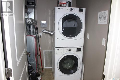 202 205 Fairford Street E, Moose Jaw, SK - Indoor Photo Showing Laundry Room